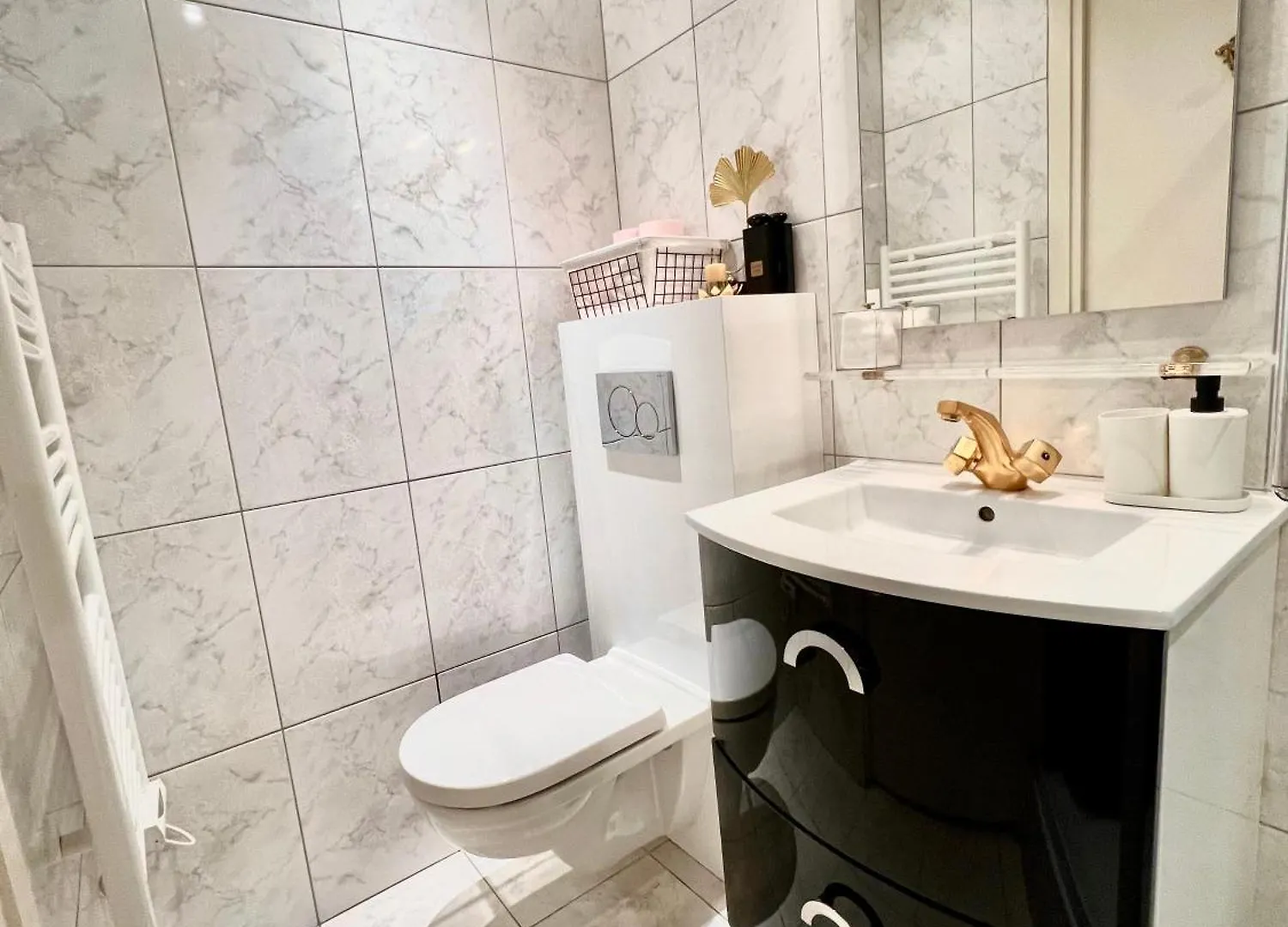 Paris Luxury Apartment 0*,  France
